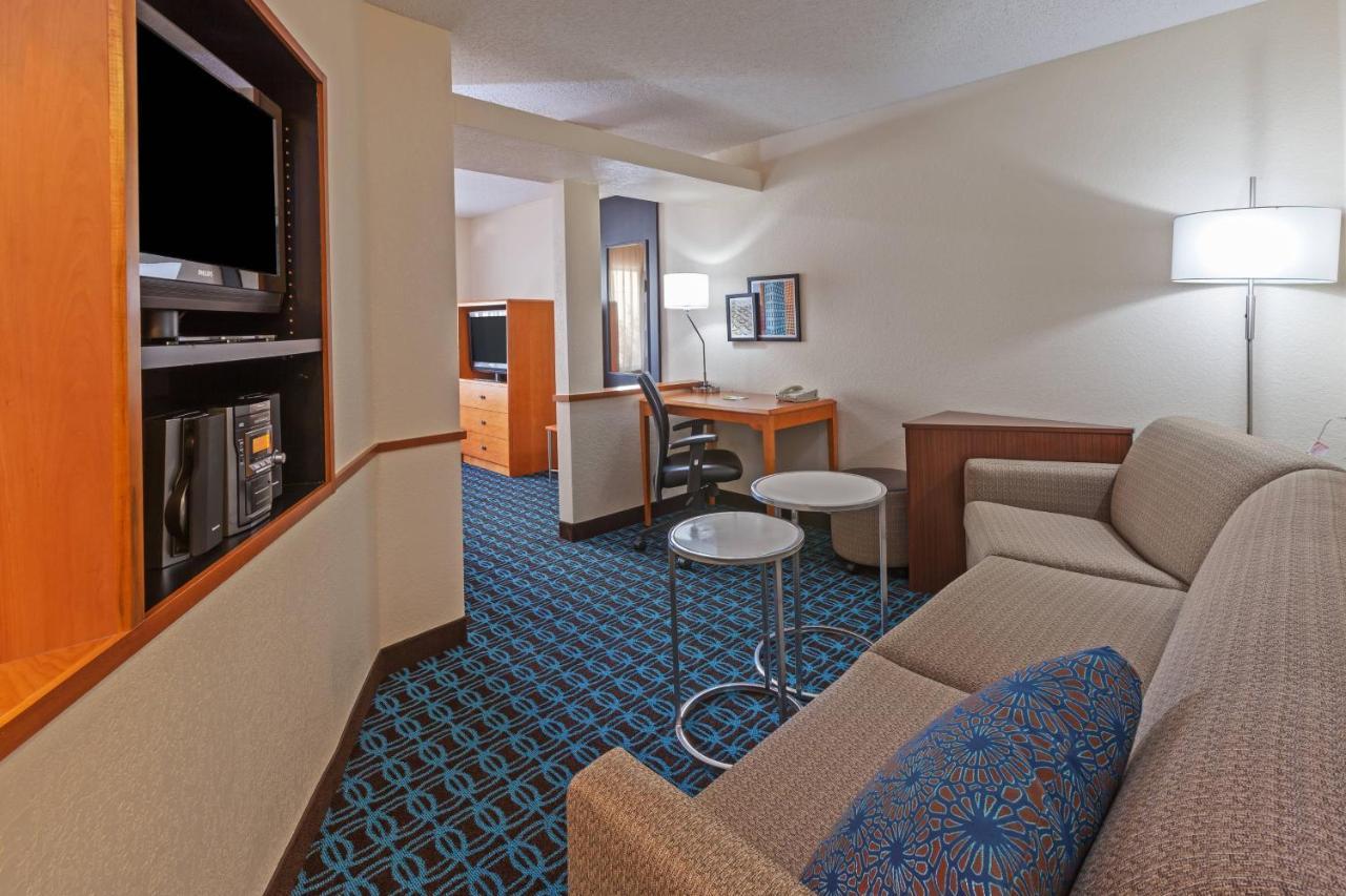 Fairfield Inn & Suites By Marriott Rogers Exterior photo